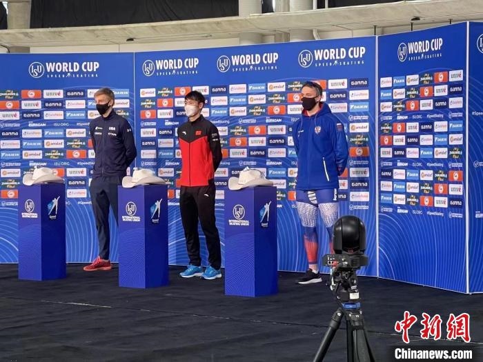 我國速滑在國際大賽上取得的第一個男子1000米金牌。　黑龍江省體育局提供