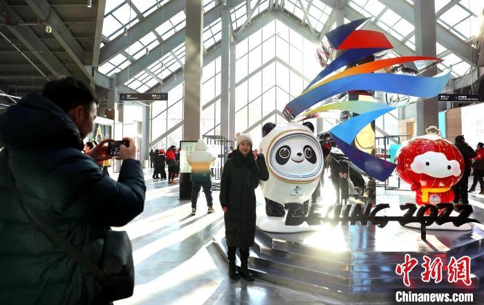 圖為滑雪場現(xiàn)場?！≡S婷 攝