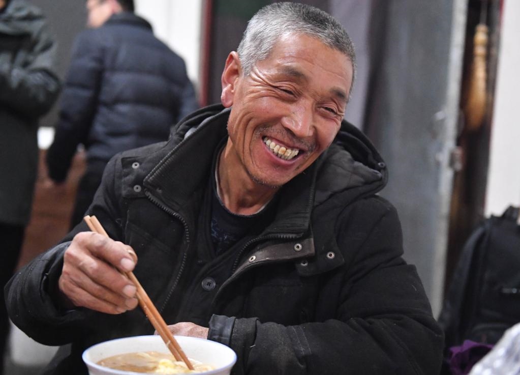 1月26日，山西省汾西縣段村村民蔡文明談起見到總書記的心情，激動又開心。新華社記者 柴婷 攝