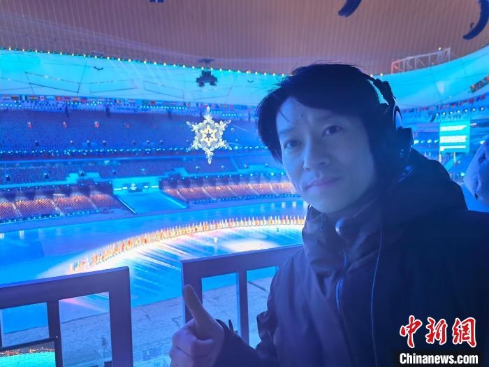 張文海在“鳥(niǎo)巢”內(nèi)?！埼暮?供圖