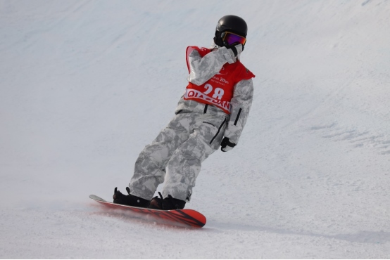 1708081352113689.png “十四冬”單板滑雪U型場地技巧公開組預(yù)賽超燃完賽57.png