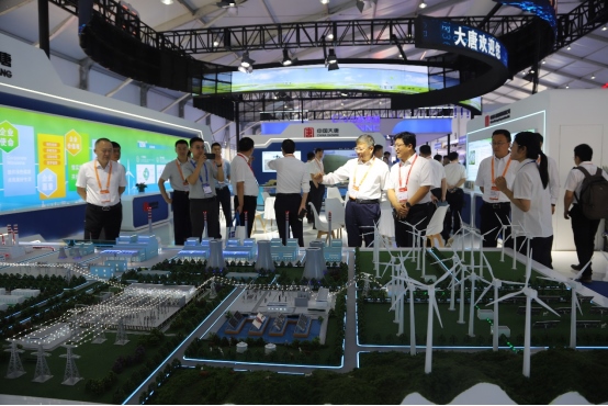 1721965708734595.png 組圖|聚焦“雙新”大會(huì) 大咖云集“展”風(fēng)采318.png