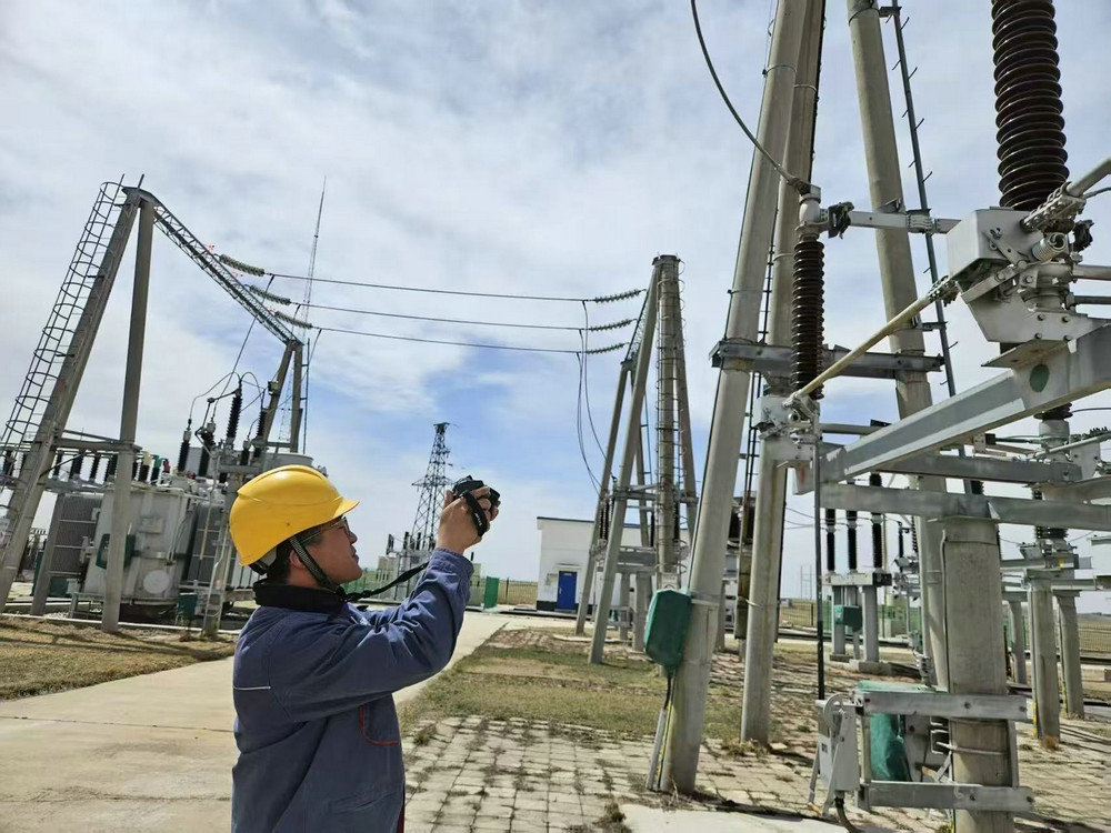 1756905631697243.jpg 哲里根圖風(fēng)光電站檢修.jpg