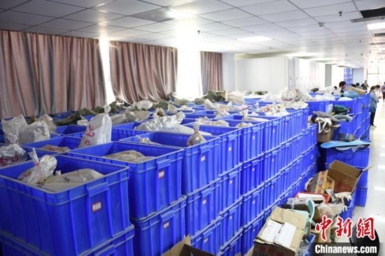 圖為待清理的骨骼標(biāo)本。王宇 攝