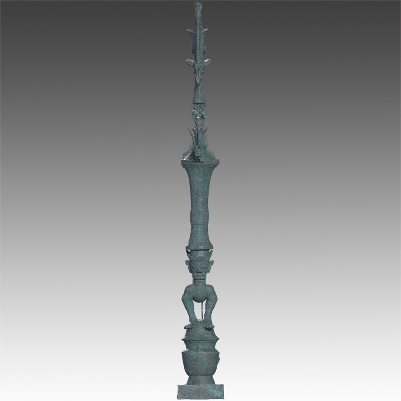 銅罍座倒立鳥足頂尊神像。四川省文物考古研究院供圖