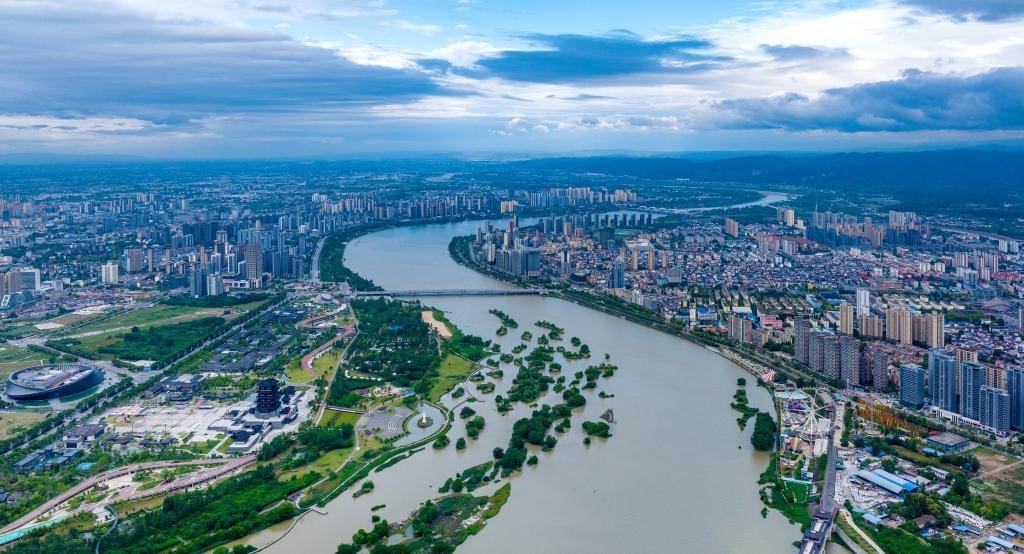 陜西省漢中市漢江兩岸景色。新華社發(fā)（李偉 攝）