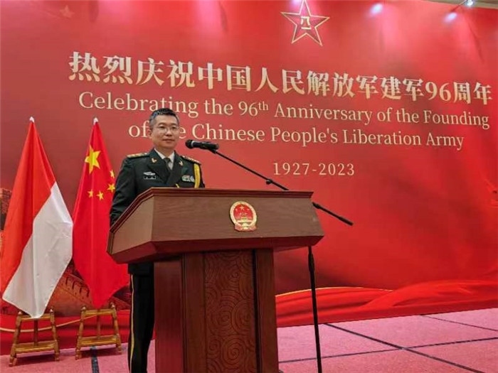 圖為徐勝武官致辭。中國(guó)駐印度尼西亞使館供圖