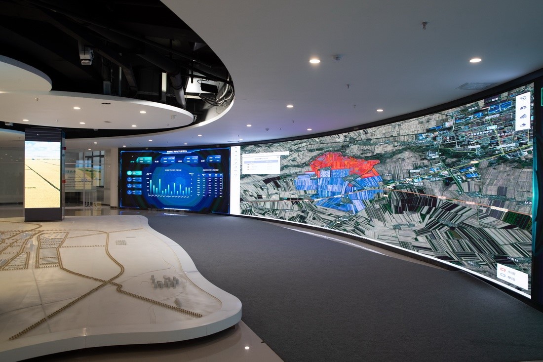 黑龍江省慶安縣數(shù)字農(nóng)業(yè)指揮中心平臺(tái)上展示的黑土地情況（4月26日攝）。新華社記者 張濤 攝