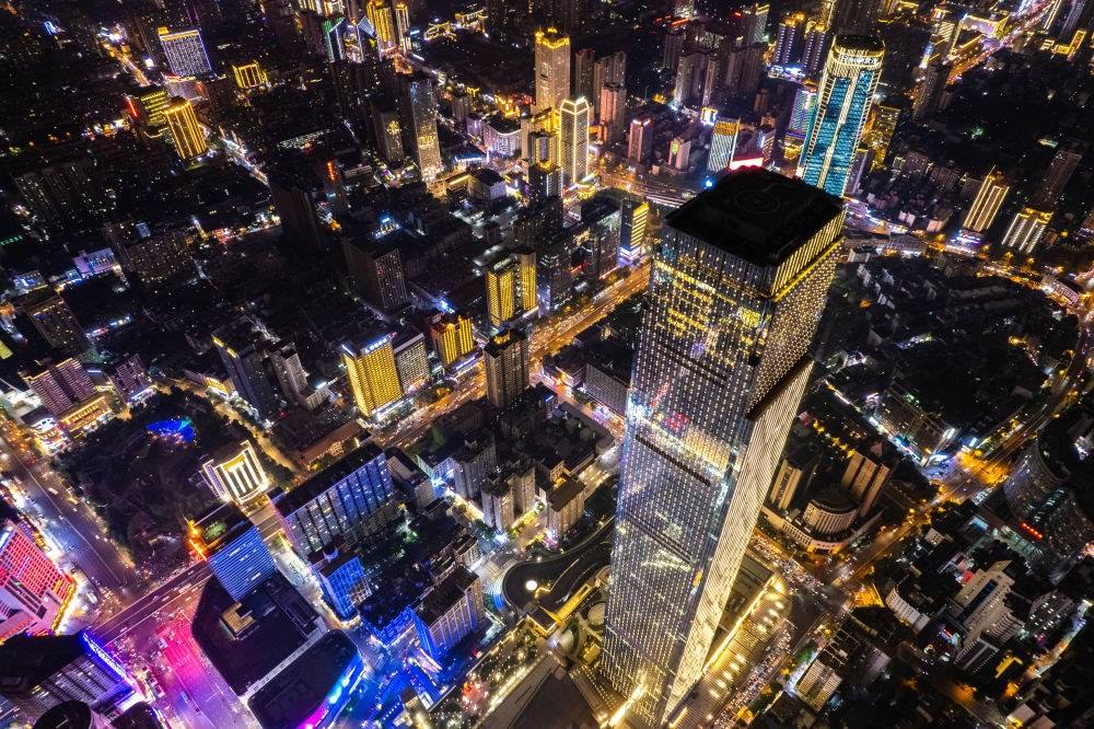 這是6月7日夜間拍攝的長沙城區(qū)景色（無人機照片）。新華社記者 陳思汗 攝