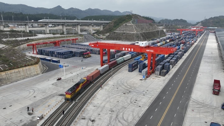 繁忙的貴陽國際陸港。貴陽綜保區(qū)供圖