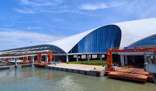 徐聞港樞紐大樓。人民網(wǎng) 樸馨語攝