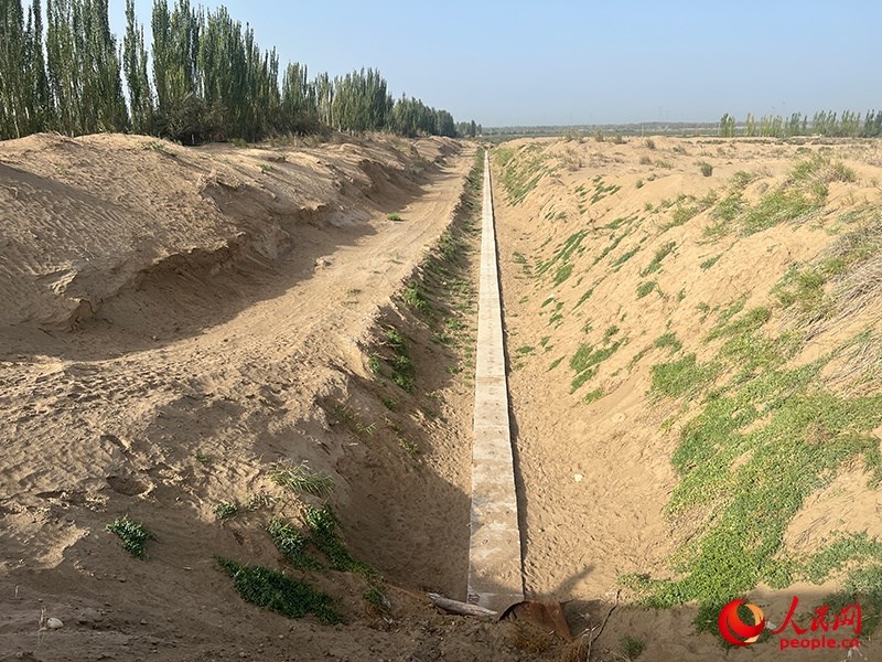 斗渠改造后，大大提高了輸水效率。人民網(wǎng)記者 常雪梅攝