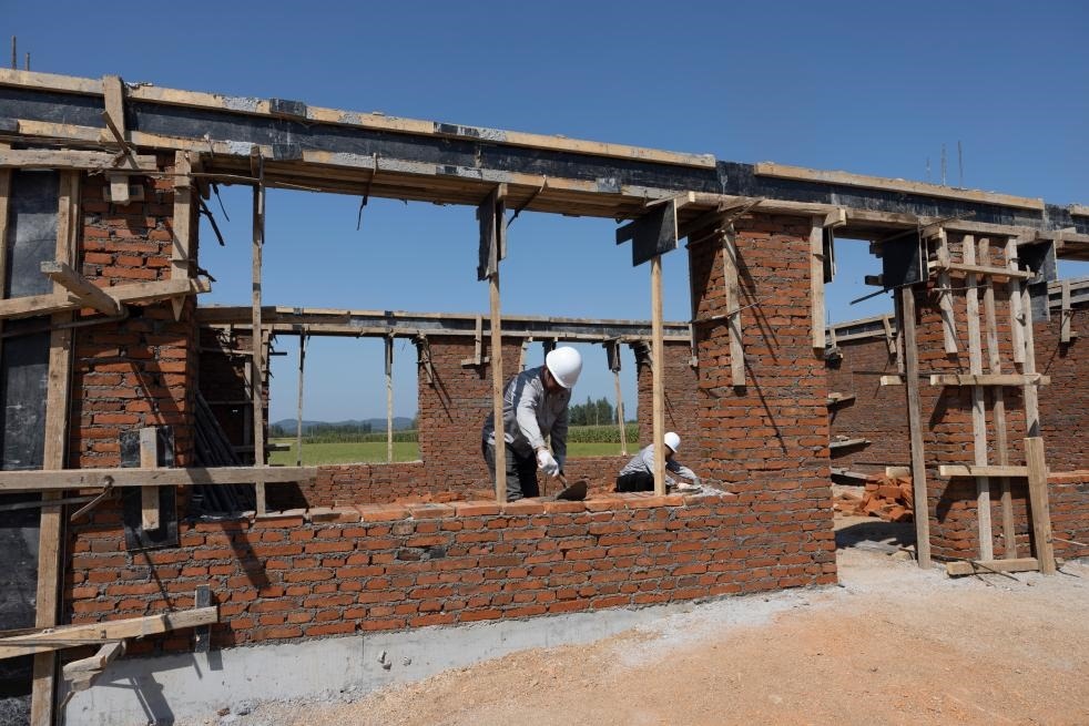 近日拍攝的黑龍江省尚志市老街基鄉(xiāng)龍王廟村。新華社記者 丁海濤 攝