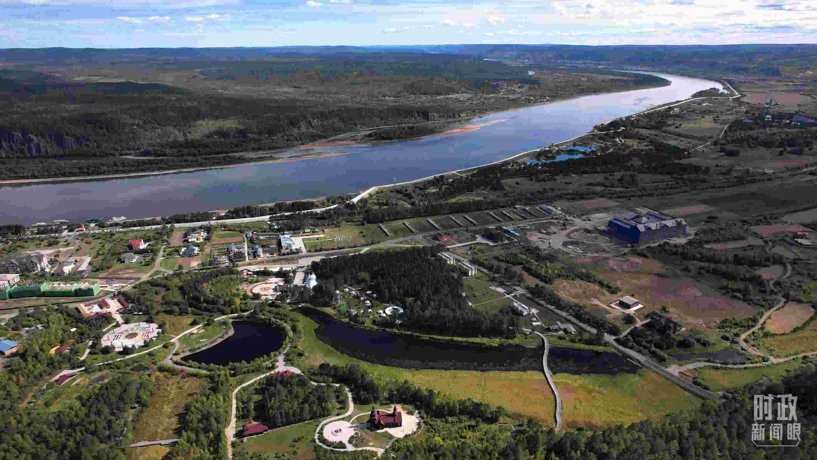 △北極村北邊是中俄界江黑龍江。（總臺國廣記者李晉拍攝）