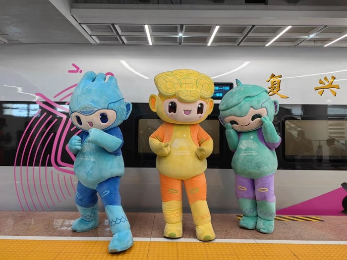 復(fù)興號亞運(yùn)智能動車組列車車廂。上海鐵路局融媒體中心供圖