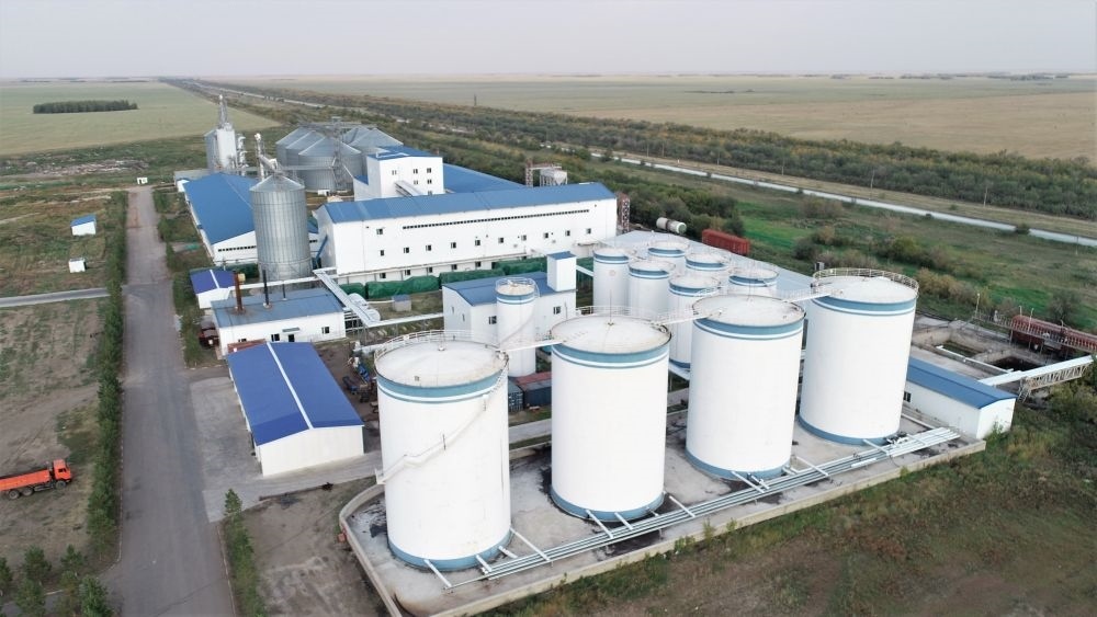 這是2022年9月2日在哈薩克斯坦北哈薩克斯坦州拍攝的愛菊農(nóng)產(chǎn)品物流加工園區(qū)（無人機照片）。新華社發(fā)（奧斯帕諾夫攝）