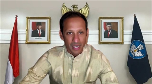 印尼教育、文化、研究和技術(shù)部部長納迪姆·馬卡里姆發(fā)表視頻致辭（清華大學(xué)東南亞中心供圖）