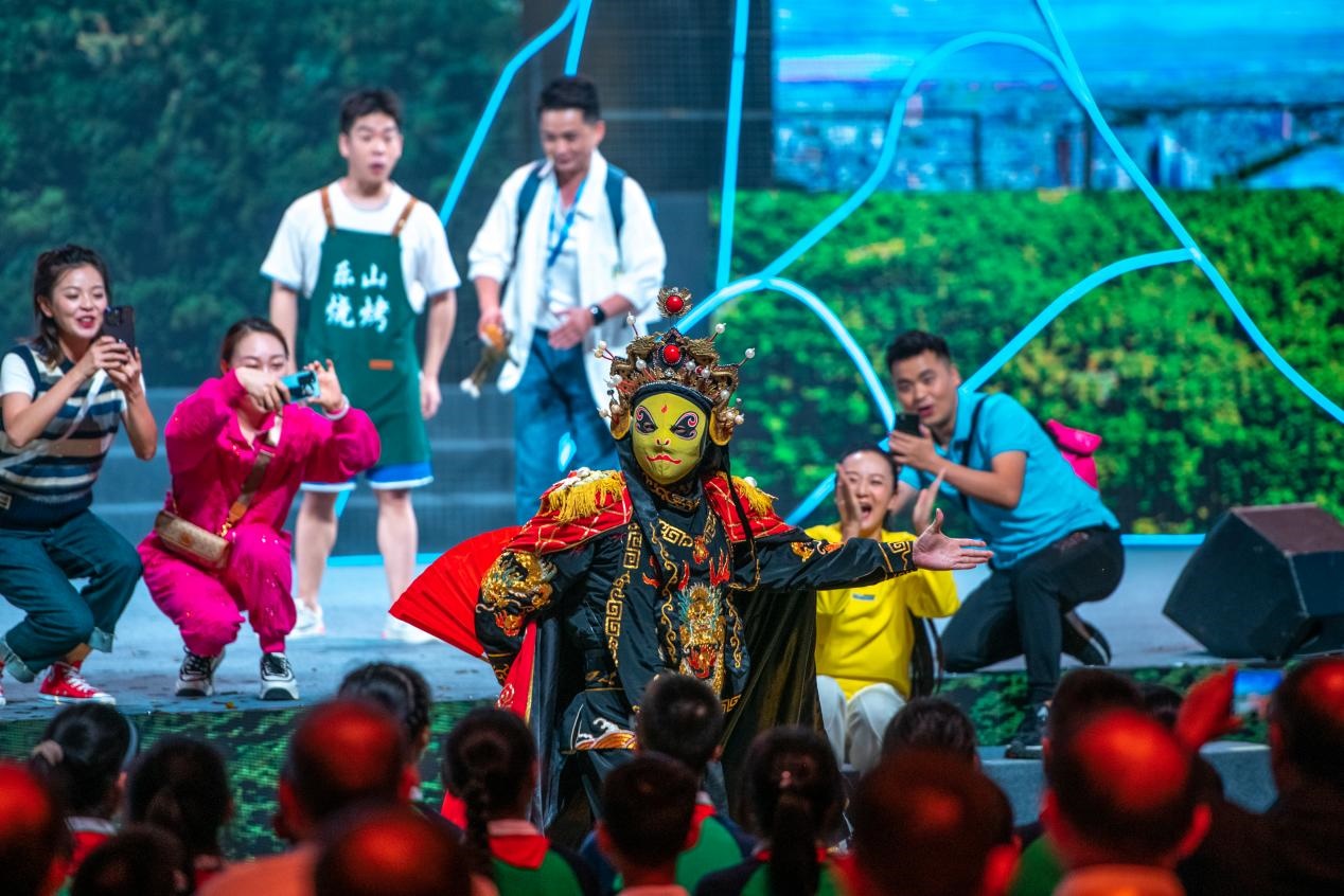 現(xiàn)場演出。樂山市委宣傳部供圖