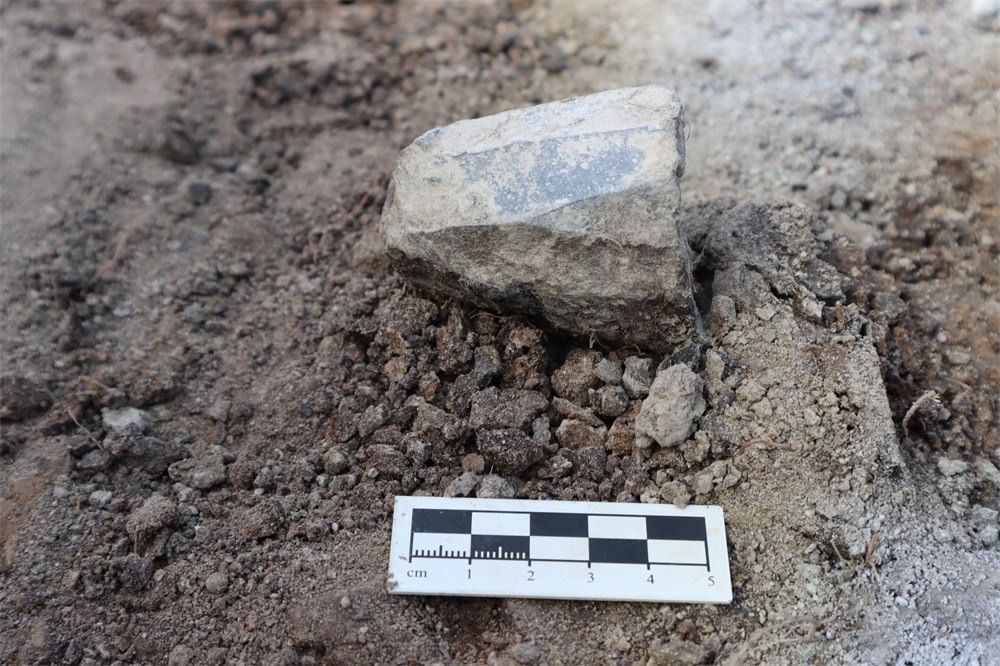 石葉石核出土場景。國家文物局供圖