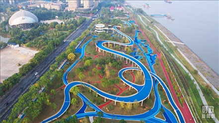 △俯瞰長(zhǎng)江國(guó)家文化公園九江城區(qū)段。（總臺(tái)記者李海峰拍攝）