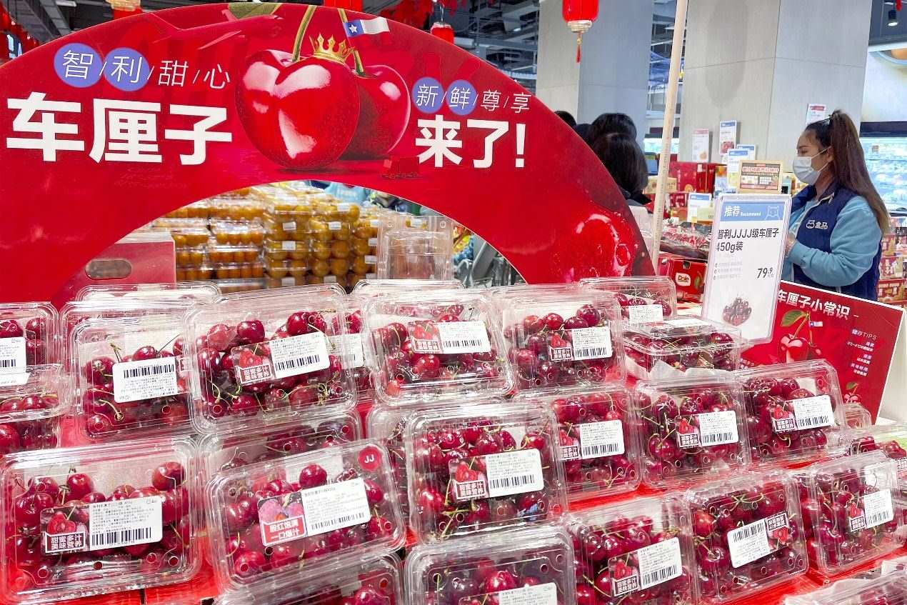 北京一家盒馬鮮生超市中智利車厘子售賣區(qū)。來源：視覺中國