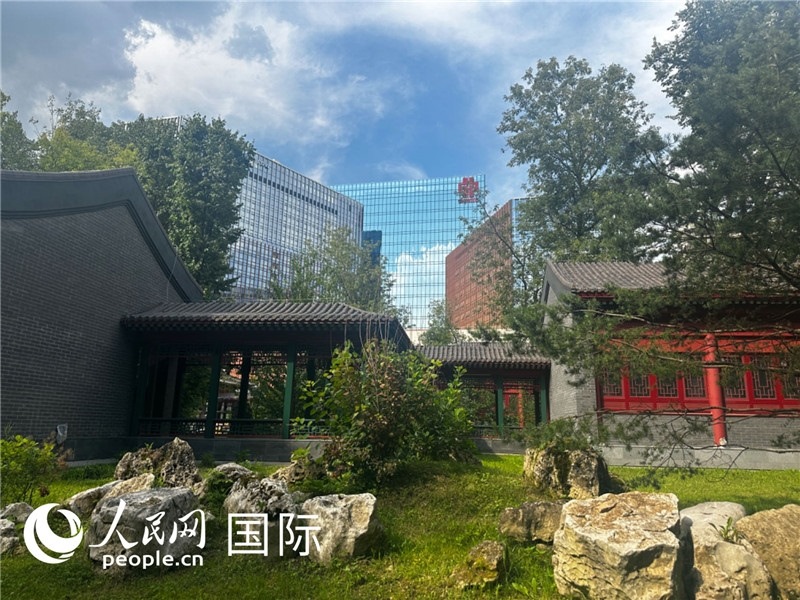莫斯科中國貿易中心的中式園林“華銘園”一角。人民網記者 申佳平攝