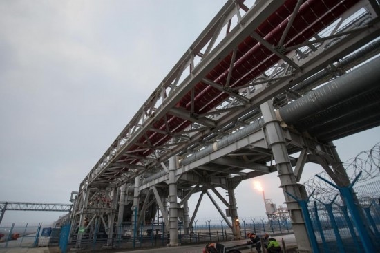 這是2018年8月8日在俄羅斯薩別塔拍攝的中俄亞馬爾項目輸氣管道。（新華社記者吳壯攝）