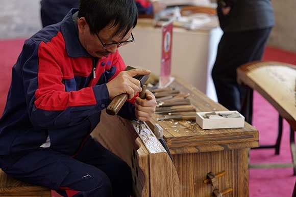 蘭考古箏制作展示。中央音樂學院供圖