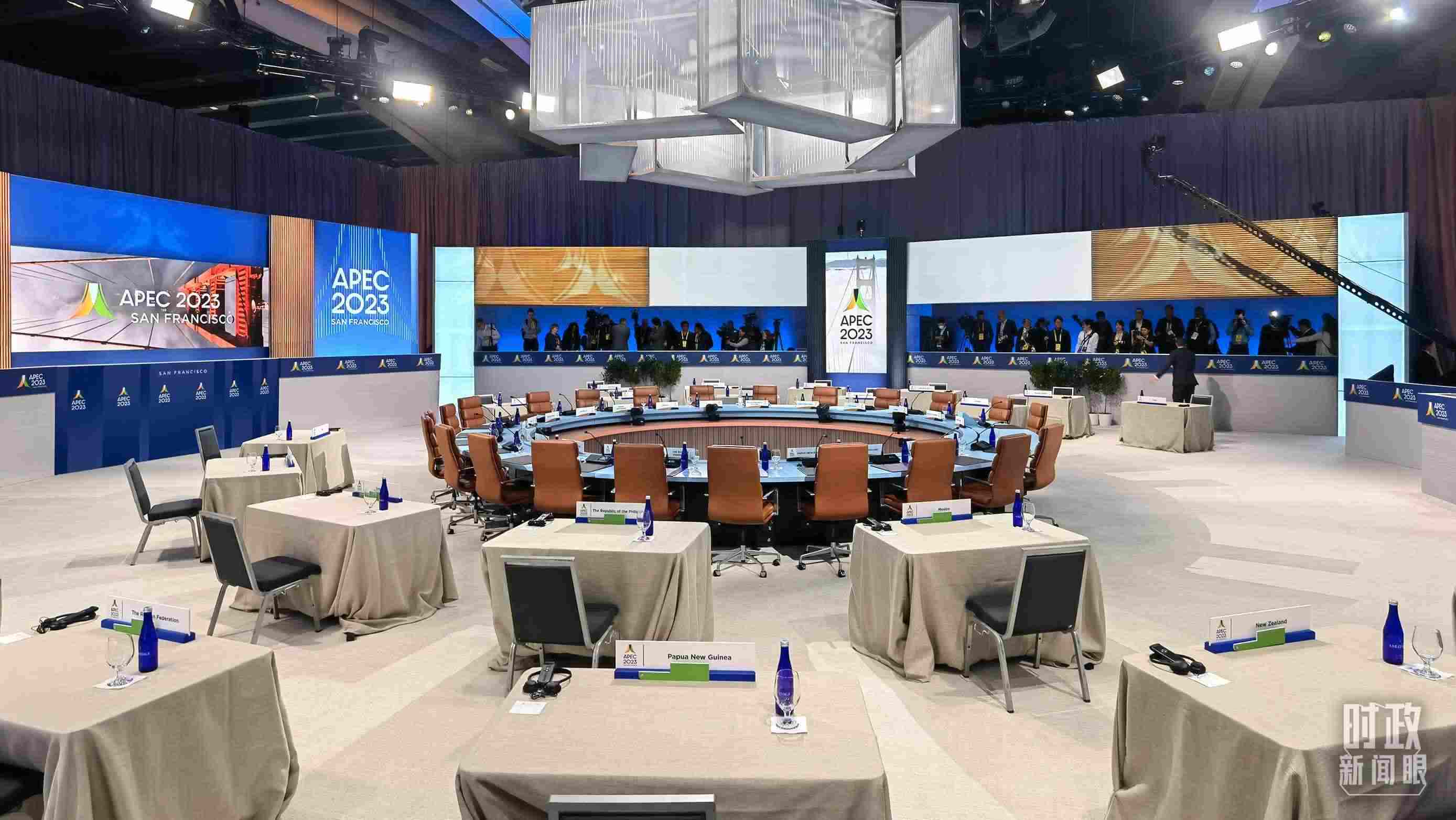 APEC第30次領(lǐng)導(dǎo)人非正式會議開始前的會場。（總臺央視記者石丞拍攝）