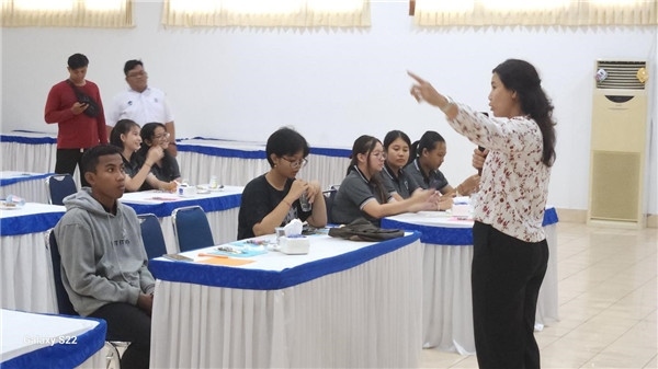 巴陵康孔子學院外方院長普拉巴介紹孔子學院情況。主辦方供圖