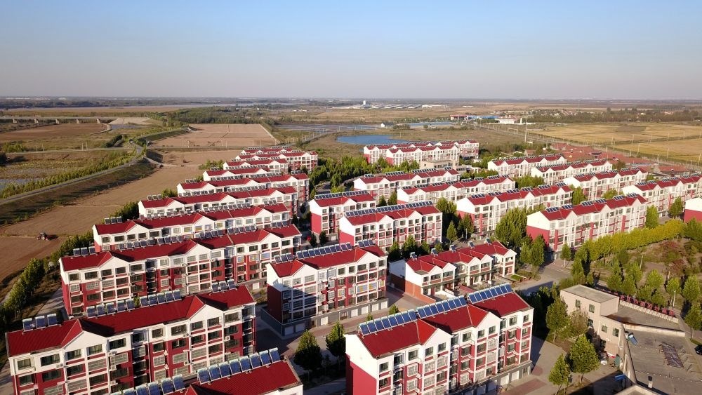 山東省東營市墾利區(qū)楊廟社區(qū)（2021年10月17日攝，無人機照片）。新華社記者 郭緒雷 攝