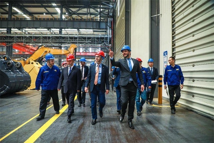 巴西米納斯吉拉斯州州長羅梅烏·澤馬到徐工集團(tuán)考察。徐工集團(tuán)供圖