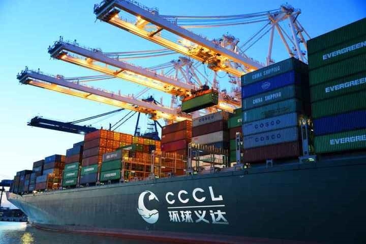 義烏商城集團(tuán)打造的國(guó)際物流平臺(tái)“環(huán)球義達(dá)”，為外貿(mào)企業(yè)提供各類物流資源信息。義烏市委宣傳部供圖