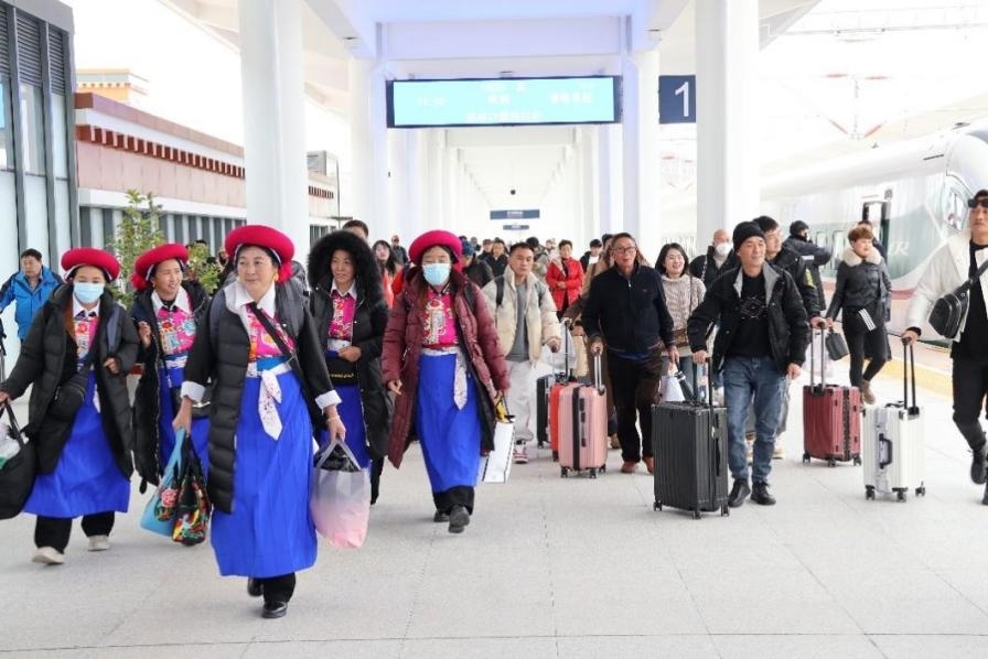 麗香鐵路開通滿月，累計發(fā)送旅客超18萬人次。受訪方供圖