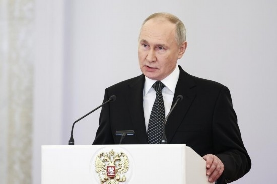 2023年12月8日，俄羅斯總統(tǒng)普京在莫斯科克里姆林宮出席“祖國英雄日”慶祝儀式。新華社/塔斯社