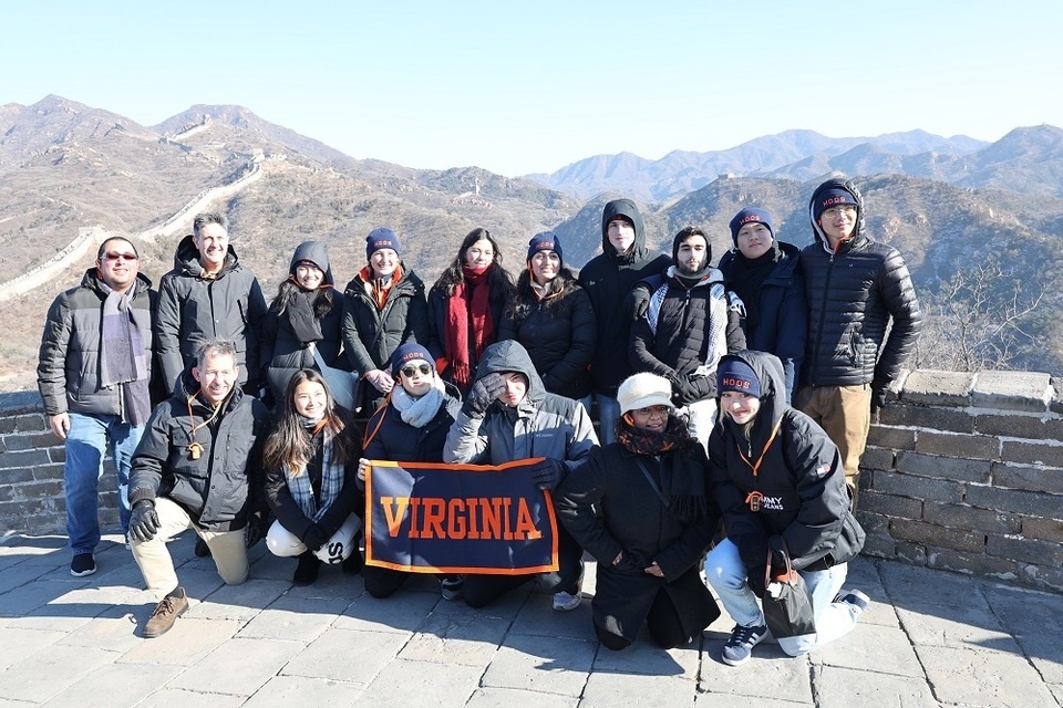 資訊有故事︱美國(guó)弗吉尼亞大學(xué)乒乓球代表團(tuán)訪(fǎng)華:重走乒乓路 一起向未來(lái)