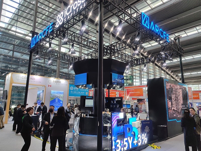 2023年12月16日，第十七屆深圳國際金融博覽會在深圳會展中心開幕，近300家金融機(jī)構(gòu)和企業(yè)攜手多款金融產(chǎn)品集中亮相。