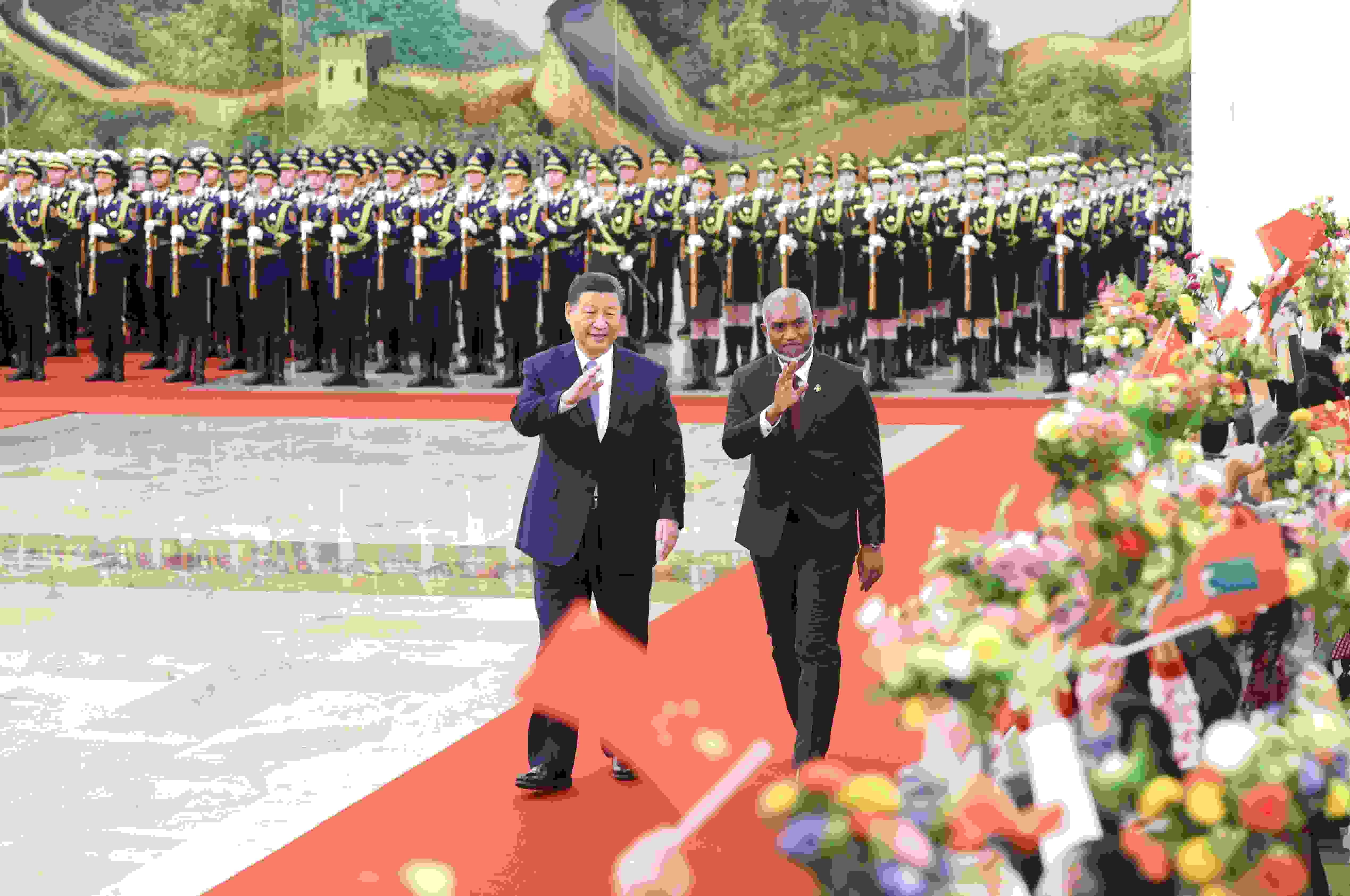 △2024年1月10日下午，國(guó)家主席習(xí)近平在北京人民大會(huì)堂同來(lái)華進(jìn)行國(guó)事訪(fǎng)問(wèn)的馬爾代夫總統(tǒng)穆伊茲舉行會(huì)談。會(huì)談前，習(xí)近平主席在人民大會(huì)堂北大廳為穆伊茲總統(tǒng)舉行歡迎儀式。