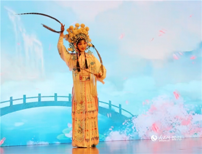 四川省成都市川劇研究院帶來了精彩的川劇演出。人民網(wǎng)記者 李志偉攝