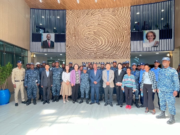 圖為埃塞俄比亞聯(lián)邦警察中文培訓(xùn)班開班儀式現(xiàn)場(chǎng)。亞的斯亞貝巴大學(xué)孔子學(xué)院供圖