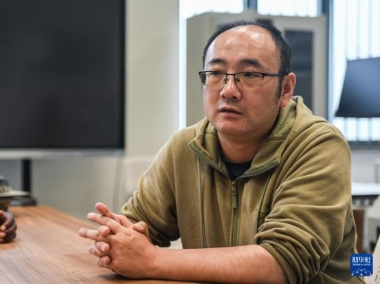 2月15日，在亞的斯亞貝巴的埃塞俄比亞聯(lián)邦職業(yè)技術培訓學院，魯班工坊中方負責人江絳接受新華社采訪。