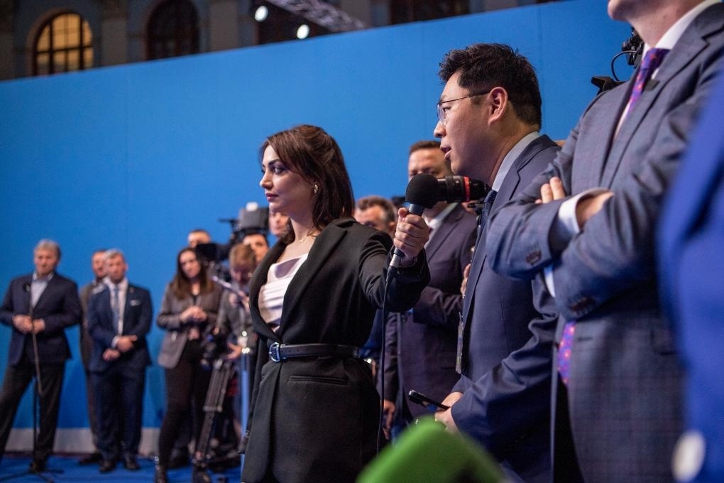 3月18日，在俄羅斯首都莫斯科，新華社記者向俄總統(tǒng)普京提問。新華社記者曹陽攝