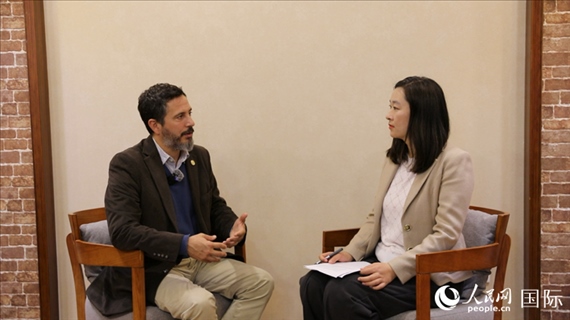阿根廷布宜諾斯艾利斯大學阿根廷—中國研究中心主任、阿根廷知名漢學家畢嘉宏（Ignacio Villagran）接受人民網(wǎng)記者專訪。人民網(wǎng)記者 周雨攝