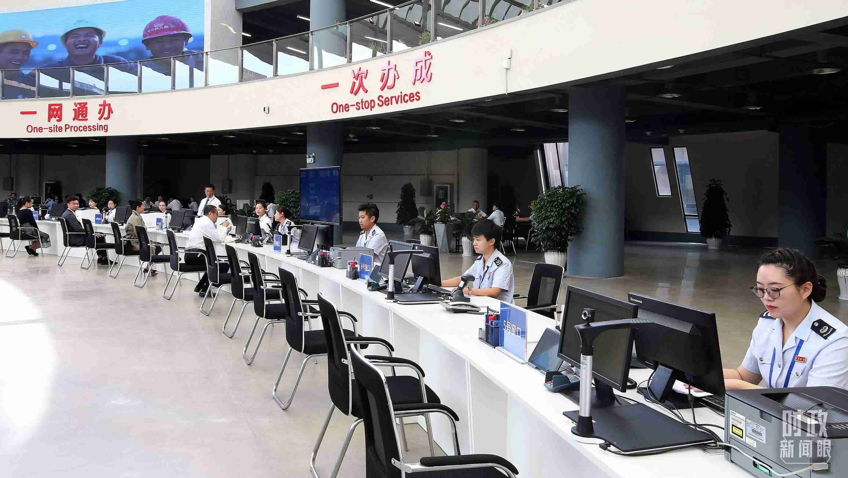 △中國(guó)（云南）自由貿(mào)易試驗(yàn)區(qū)昆明片區(qū)綜合服務(wù)中心。（圖/視覺(jué)中國(guó)）