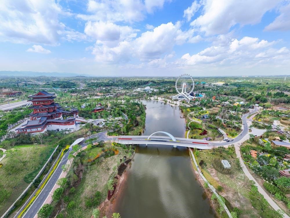 這是2024年4月22日拍攝的成都世園會主會場（無人機照片）。新華社記者 王曦 攝