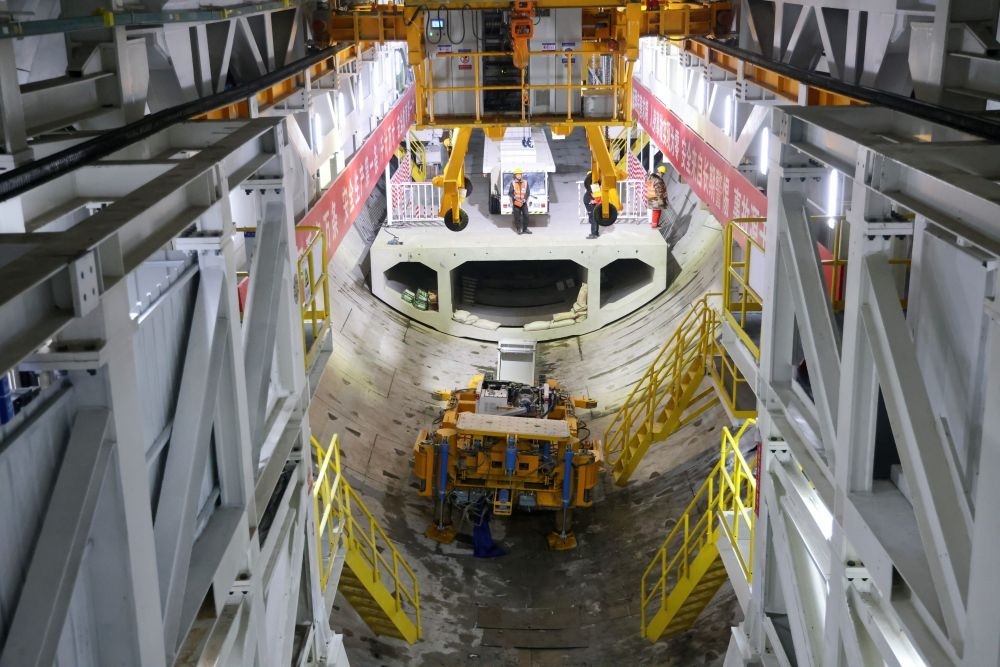 2024年2月16日，中鐵十四局集團的建設(shè)者在京唐城際鐵路運潮減河隧道施工。新華社記者 邢廣利 攝