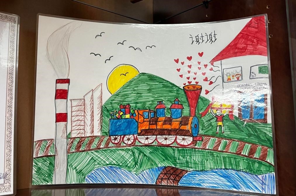 當(dāng)?shù)匦W(xué)生畫筆下的斯梅戴雷沃鋼廠。