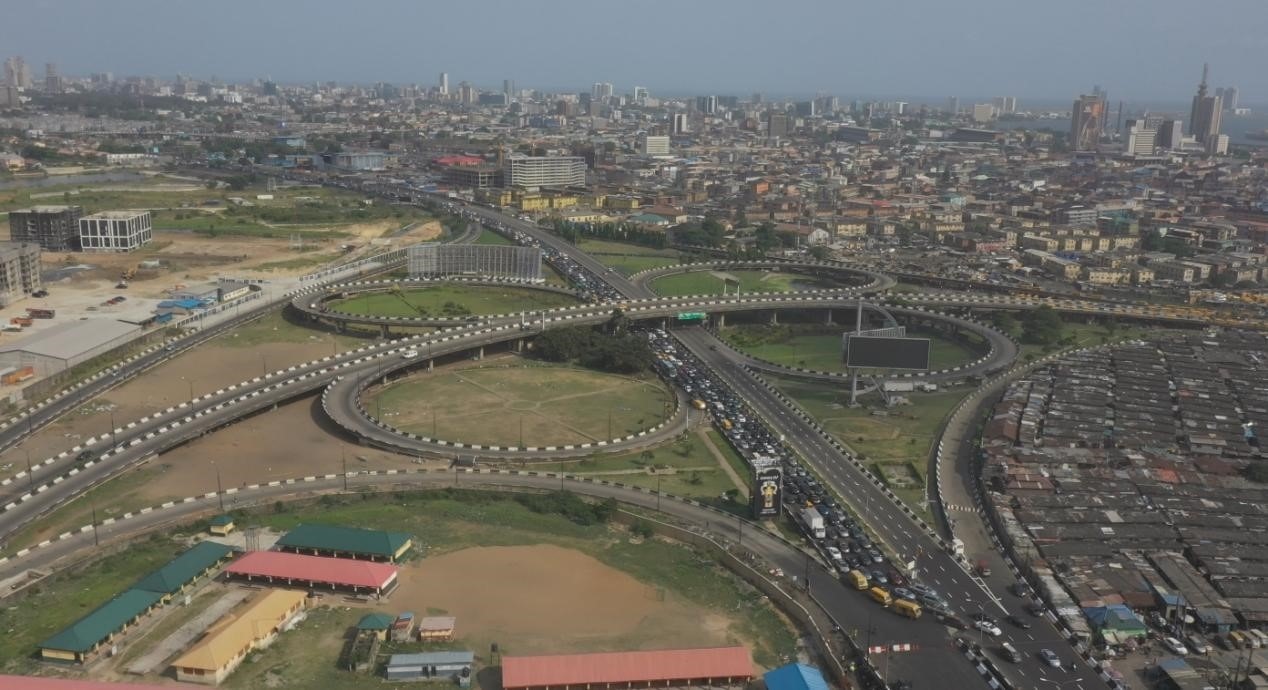 新修復(fù)的尼日利亞拉各斯三號橋鳥瞰圖。中國土木尼日利亞有限公司供圖