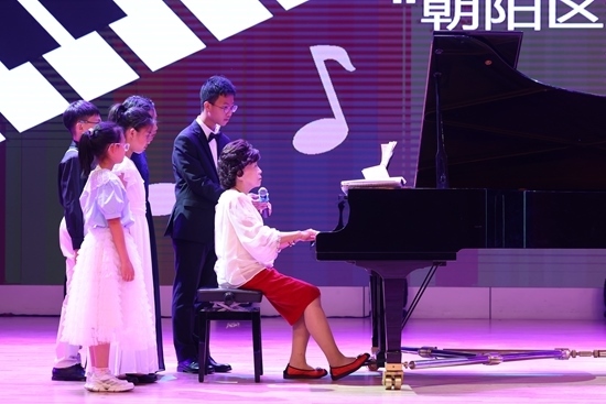 鮑蕙蕎擔(dān)任指導(dǎo)。通過專家的點(diǎn)評