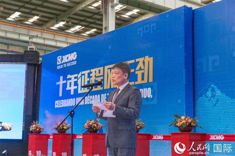 中國貿(mào)促會駐巴西代表處總代表郭英會在致辭中表示，過去十年，中巴經(jīng)貿(mào)關系迅猛發(fā)展，數(shù)百家中國企業(yè)進入巴西，投資巴西，為巴西的經(jīng)濟建設貢獻中國企業(yè)的力量。 人民日報社拉美中心分社 威廉·科埃略·維亞納攝